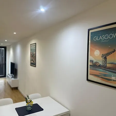 Glasgow River Clyde Hydro Aprt Exterior photo